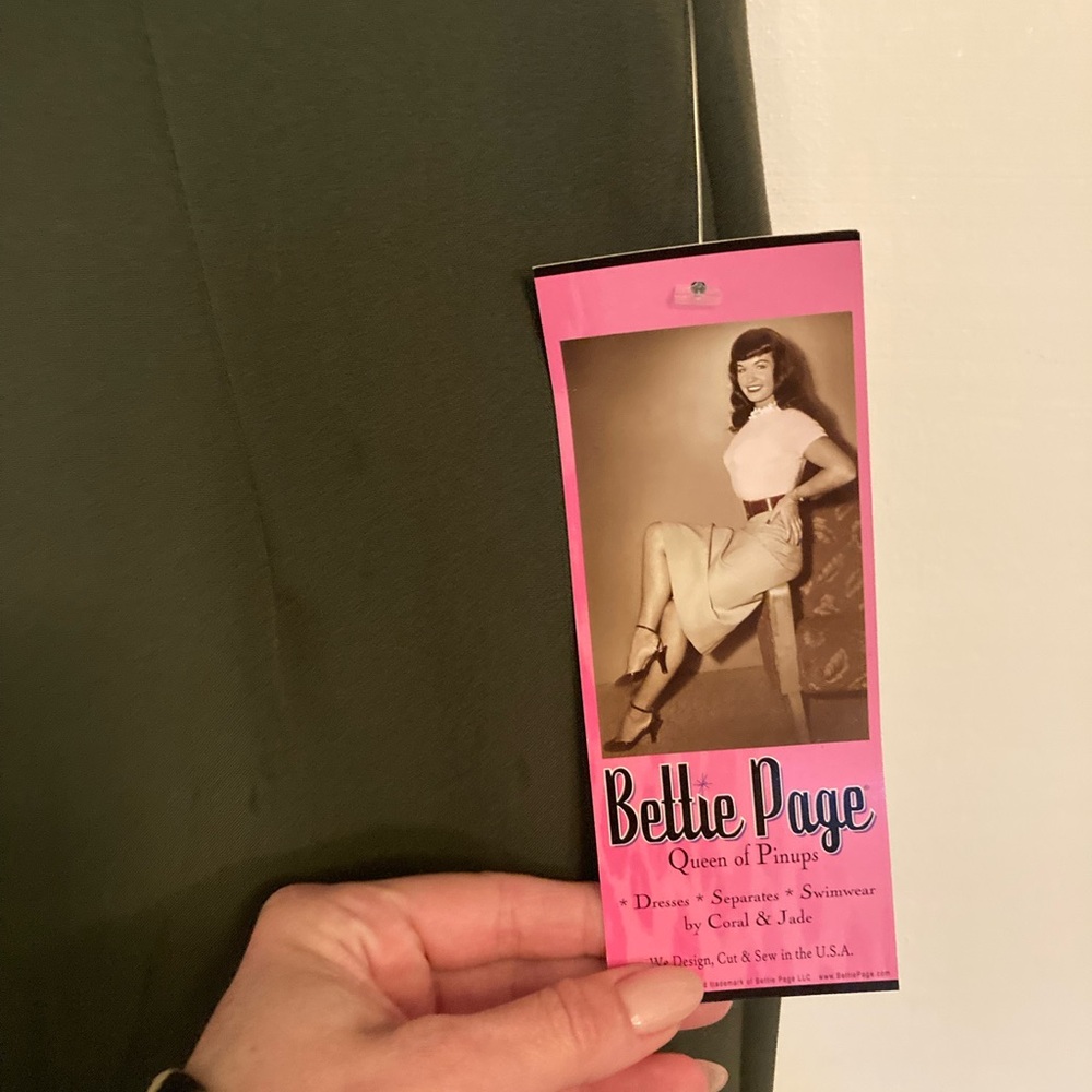 NWT Bettie Page Pencil Skirt. Olive Green. - Picture 9 of 13